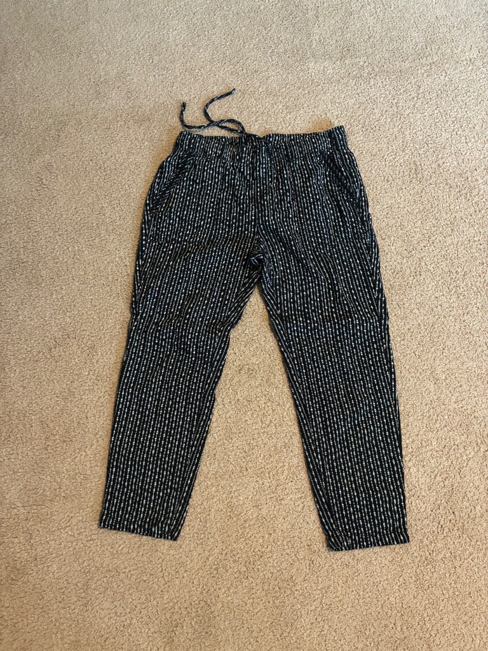 Black Patterned Old Navy Pants Size Medium